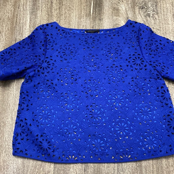 Banana Republic blouse blue and it’s beautiful - Picture 2 of 10